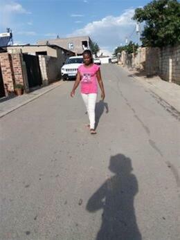 Nayi le walk